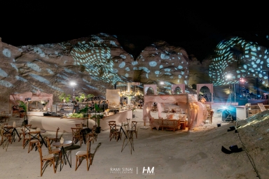 DESERT NIGHT הבורסה לניירות ערך חגי מגידו HM הפקות אירוע במדבר מכלאות הגמלים ריטה הופעה חיה