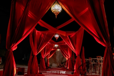 DESERT NIGHT הבורסה לניירות ערך חגי מגידו HM הפקות אירוע במדבר מכלאות הגמלים ריטה הופעה חיה