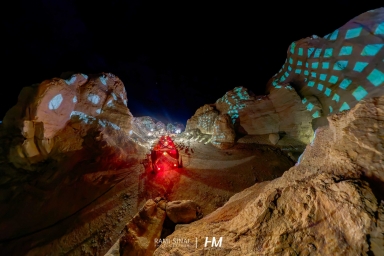 DESERT NIGHT הבורסה לניירות ערך חגי מגידו HM הפקות אירוע במדבר מכלאות הגמלים ריטה הופעה חיה